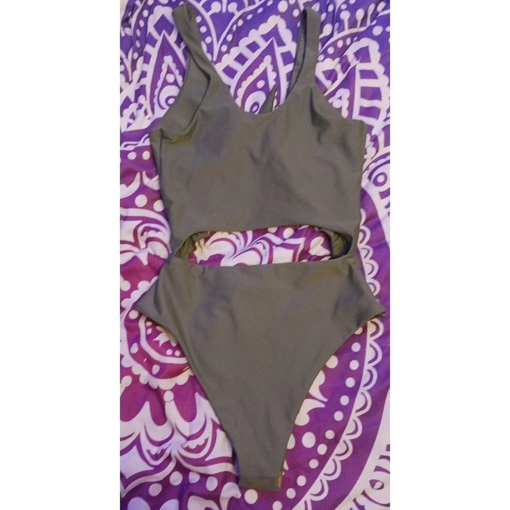 NEW Sexy Green Ruffle Detail Cutout Center Monokini One‎ Piece Swimsuit, Small